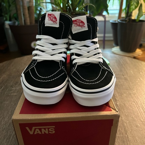 VAN - Picture 3 of 6